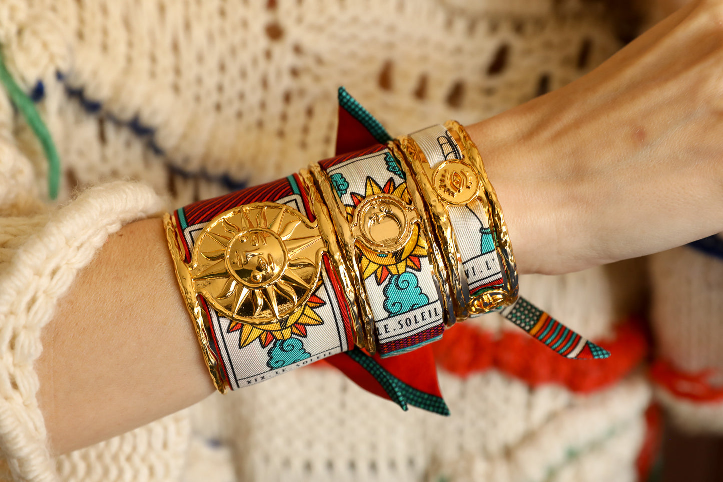Irma cuff and its Tarot ribbon, multicolored
