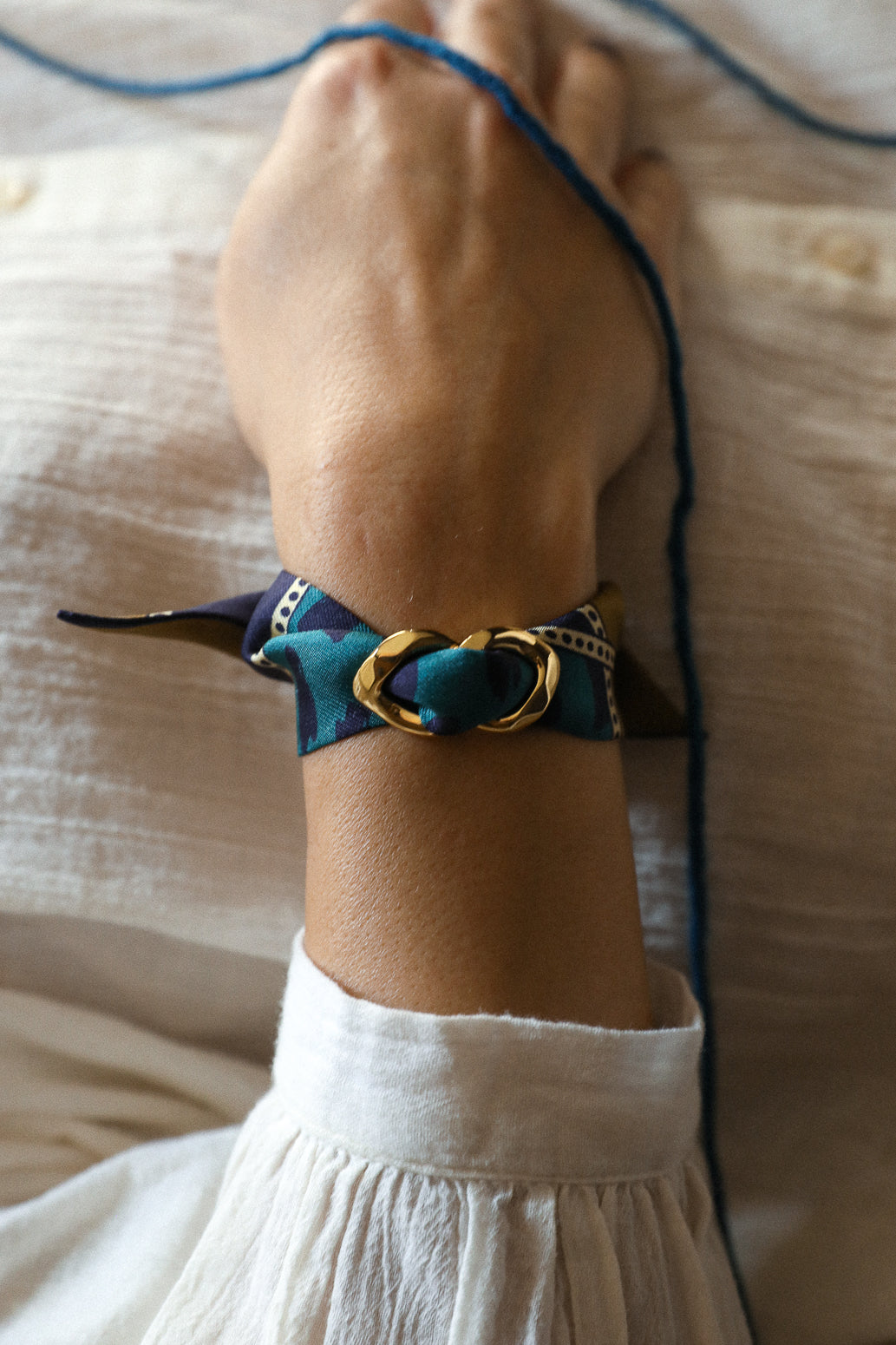 December ornament and its 4cm silk ribbon Chapanoir, olive