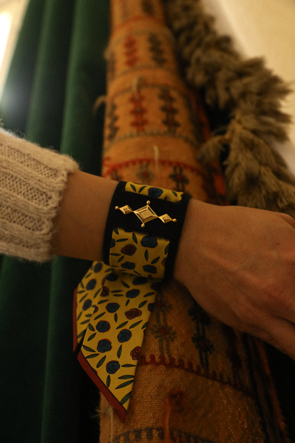 Manchette Circus noire et ruban Gypsy Tales, Curry