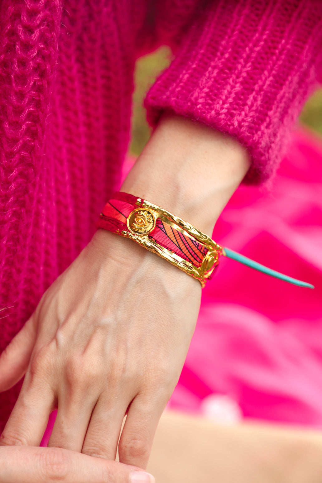 Irma cuff and its ribbon Unknown Address, pink and blue