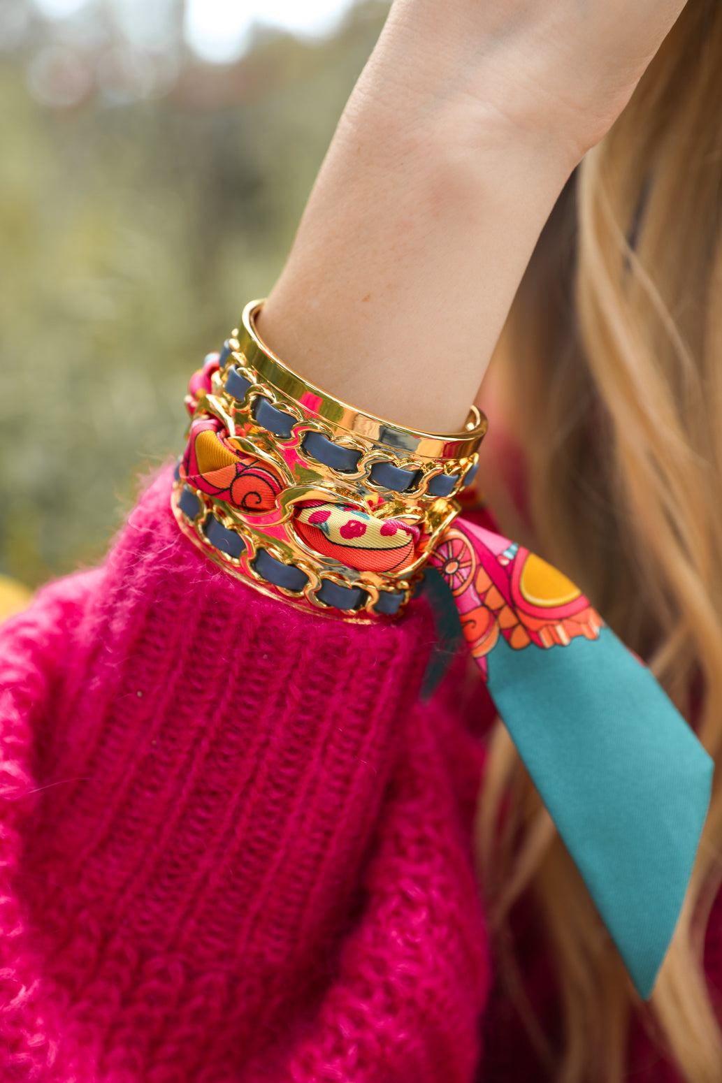 Large December cuff and ribbon Address unknown, pink and blue