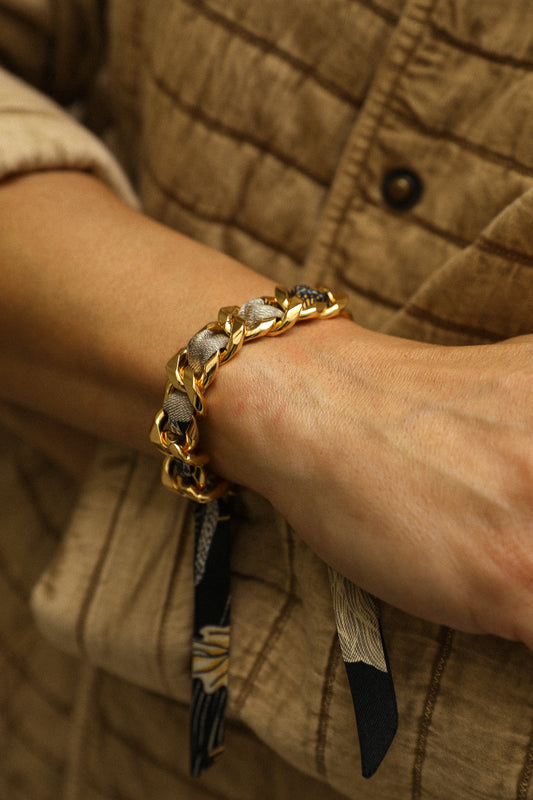 December bracelet and its Bohemian Deer ribbon, black
