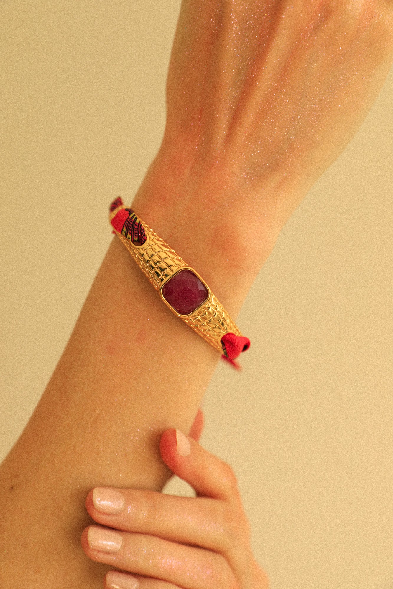 Bracelet Caïman en agate fuchsia et ruban Coquillage coloré