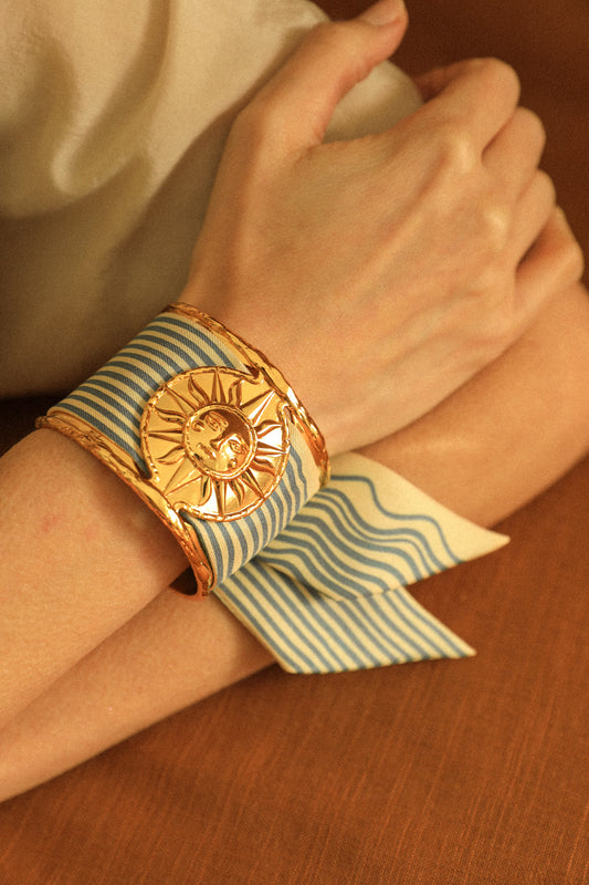 Sun cuff and neutral sailor ribbon
