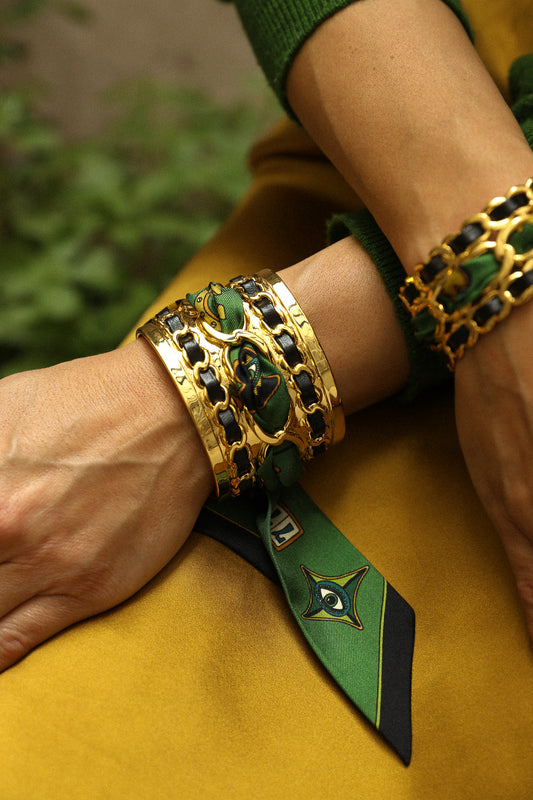 Large December cuff and Luckyou ribbon, green