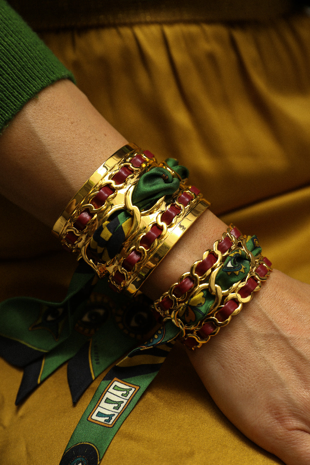 Large December cuff and Luckyou ribbon, green