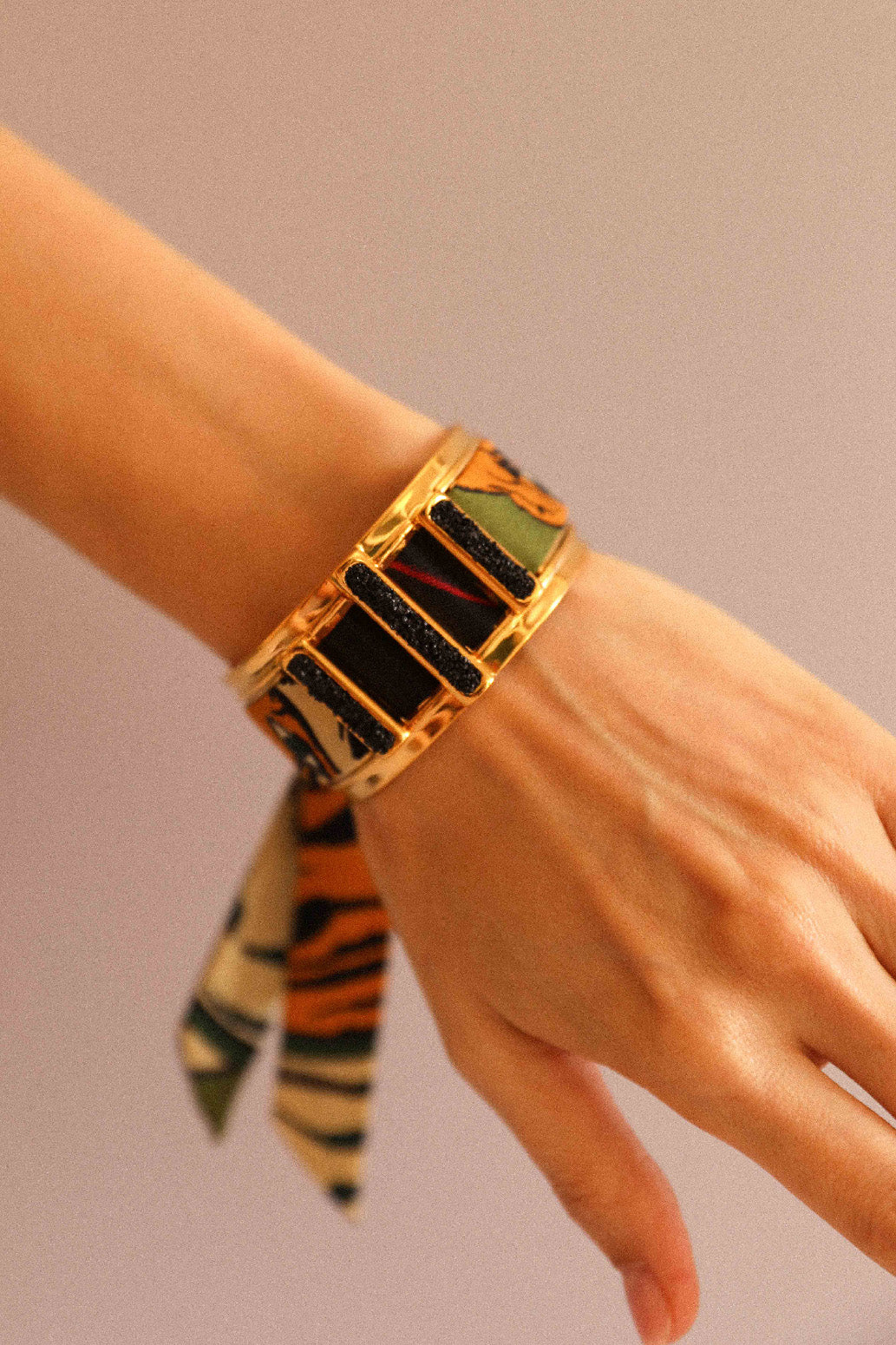 Manchette Quartz et ruban Tigres kaki