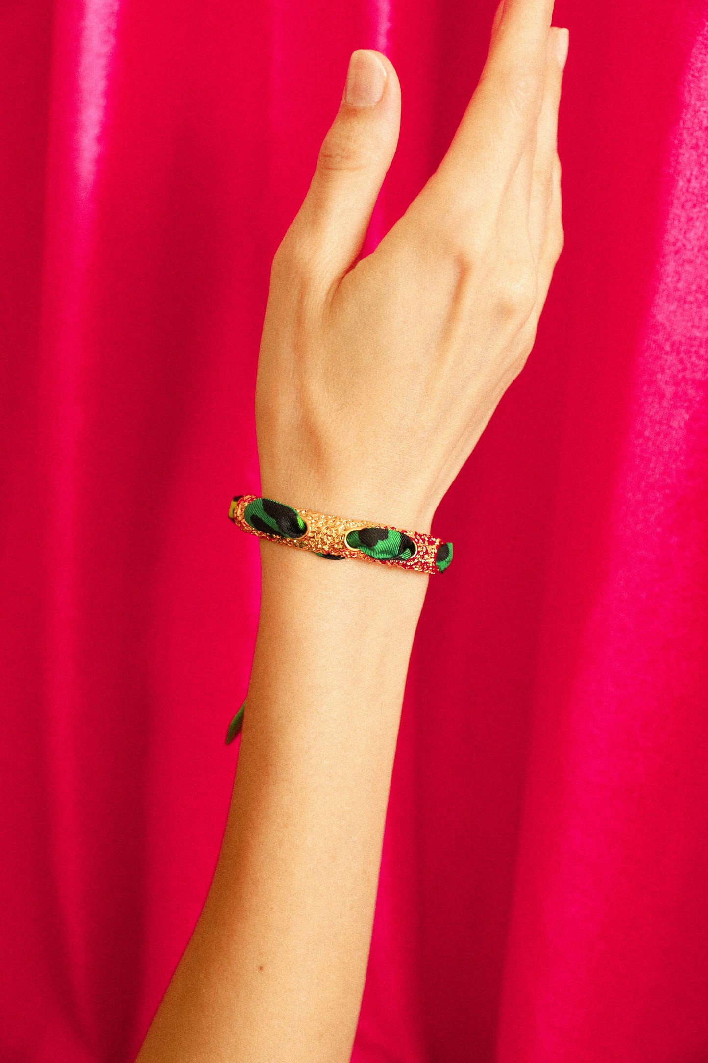 Queen Bracelet and Leopard Ribbon, Green/Pink