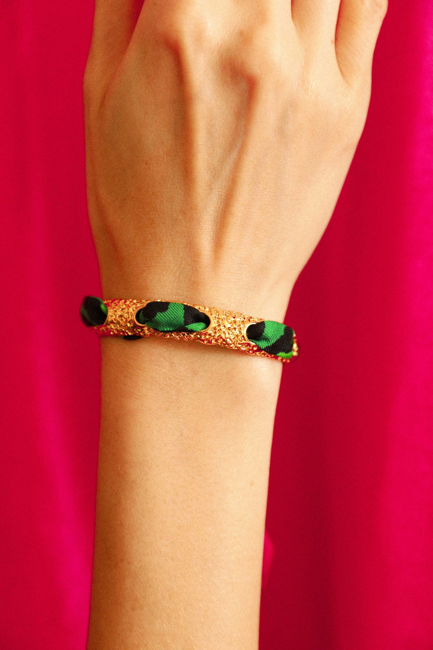 Queen Bracelet and Leopard Ribbon, Green/Pink