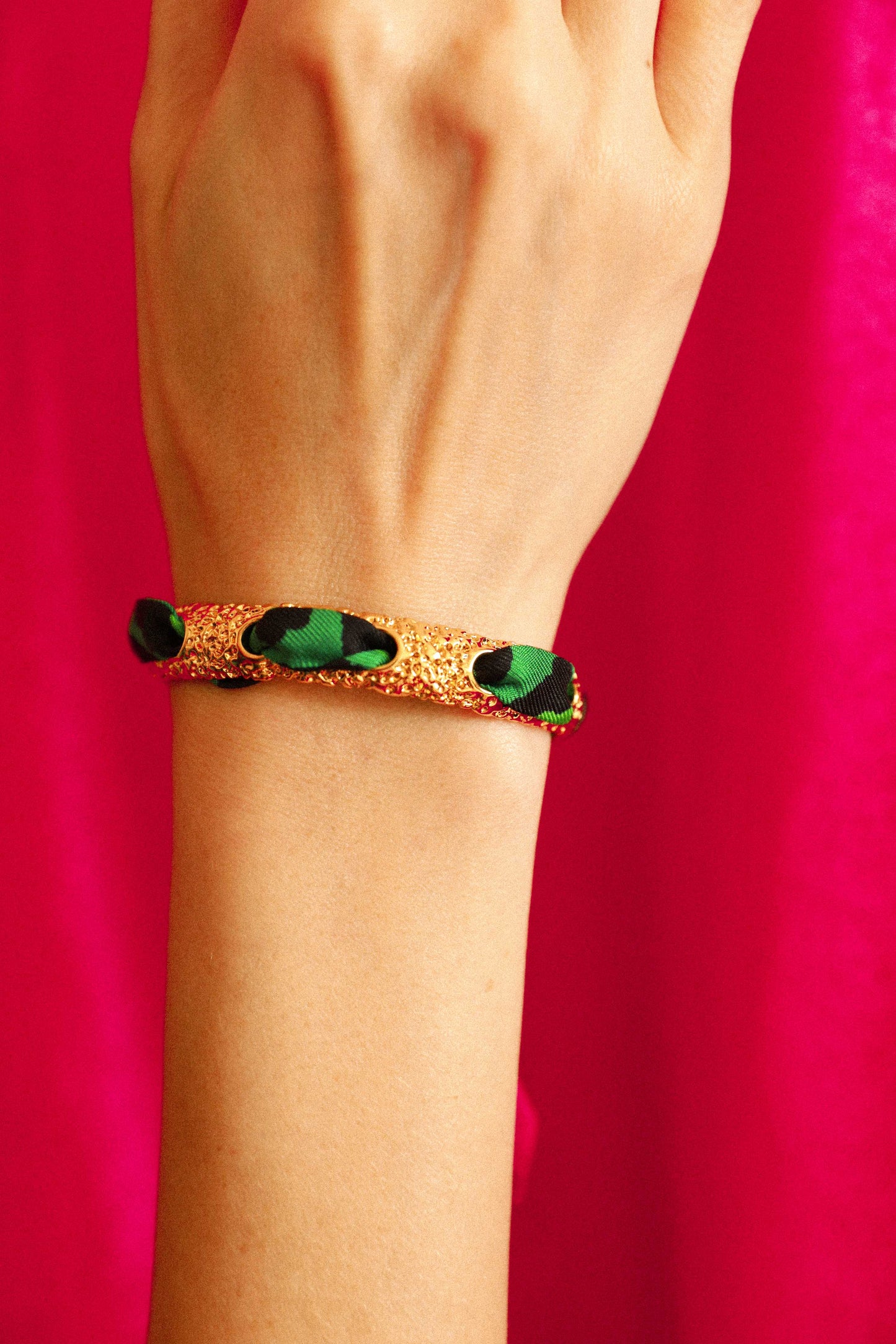 Queen Bracelet and Leopard Ribbon, Green/Pink