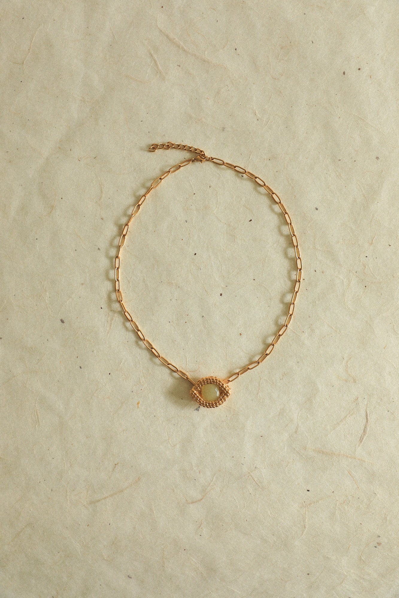Collier Oeil de Caïman en quartzite jade oil