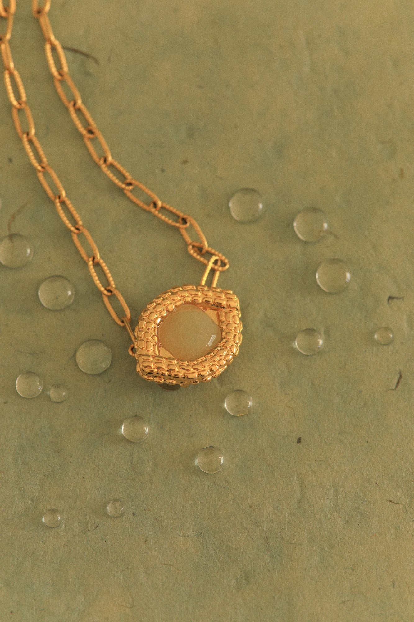 Collier Oeil de Caïman en quartzite jade oil