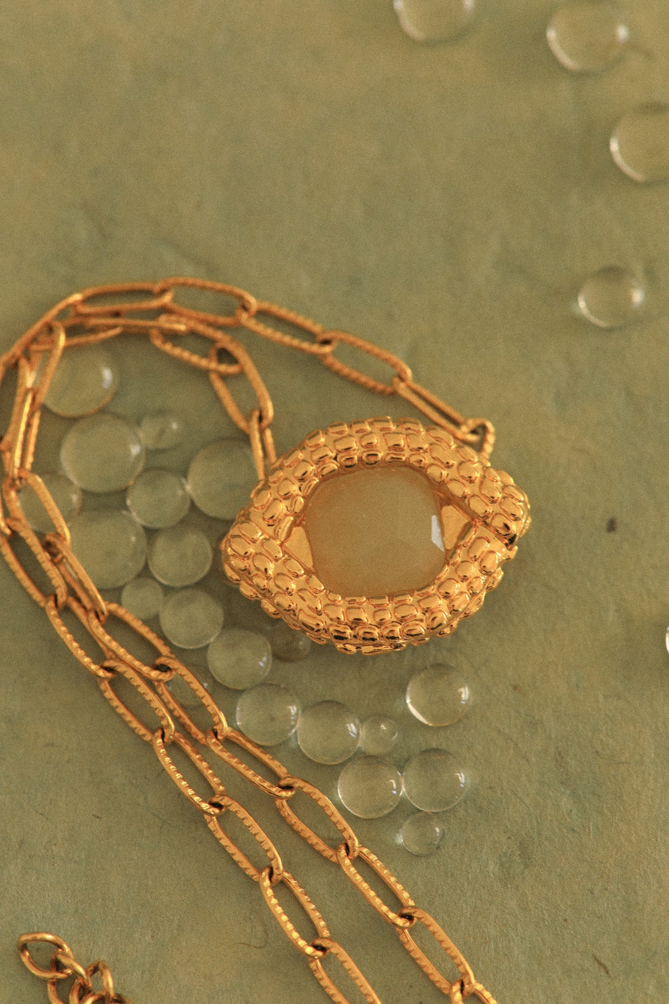 Collier Oeil de Caïman en quartzite jade oil