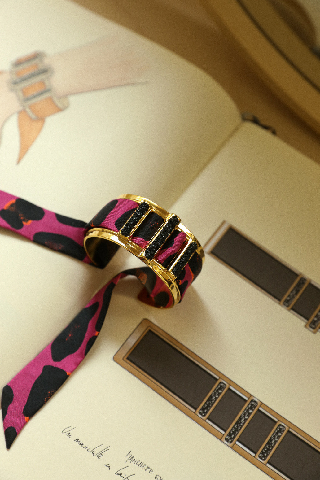 Manchette Quartz et ruban Léopard, violet