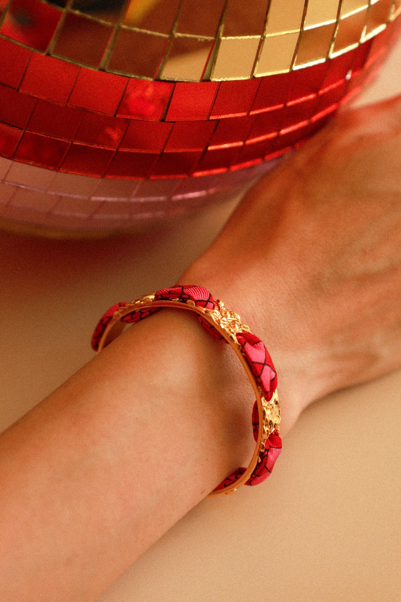 Bracelet Féérie et ruban Arlequin rose et rouge