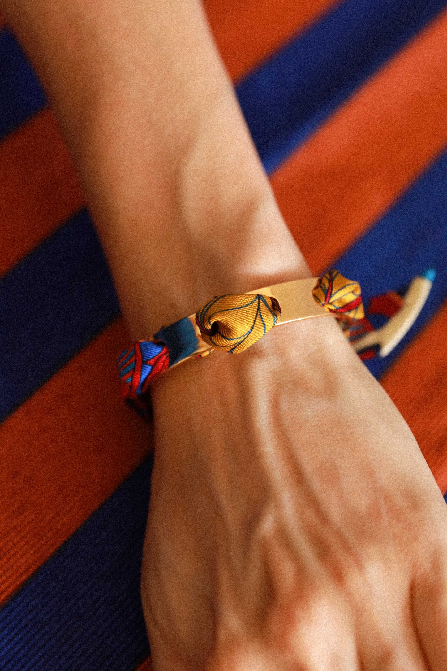 Bracelet Septembre et son ruban Carrousel, coloré