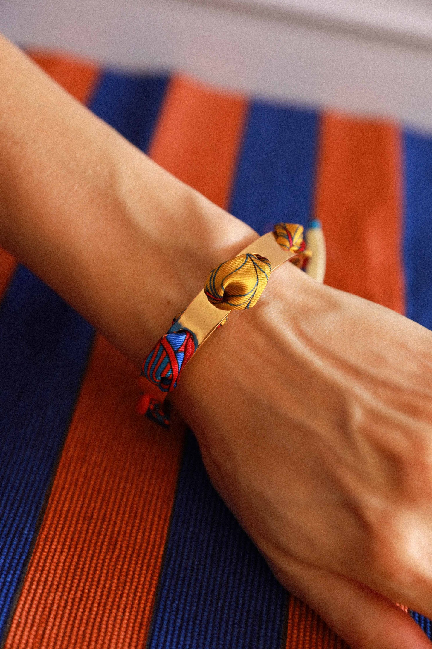 Bracelet Septembre et son ruban Carrousel, coloré
