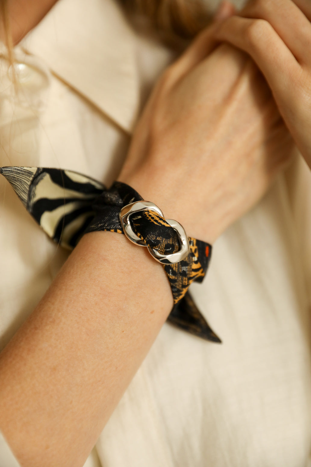 Ornement Décembre Argent et ruban en soie 4 cm, Printemps N°26