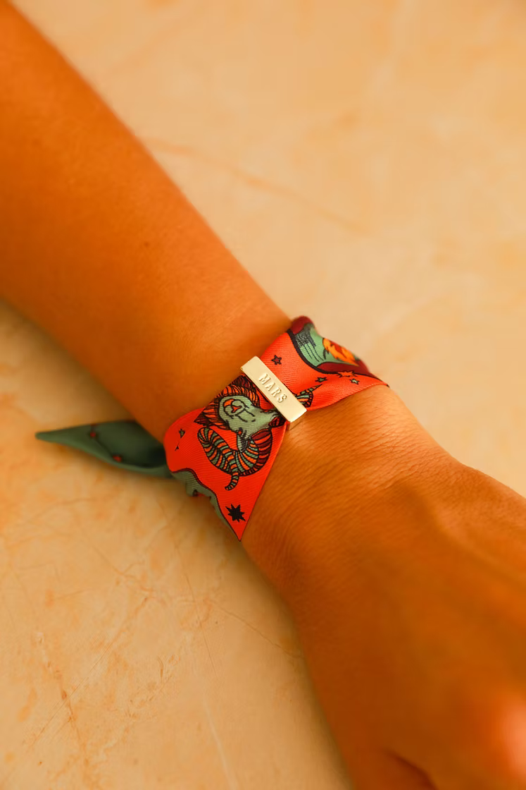 THE MONTH - Scarf ornament