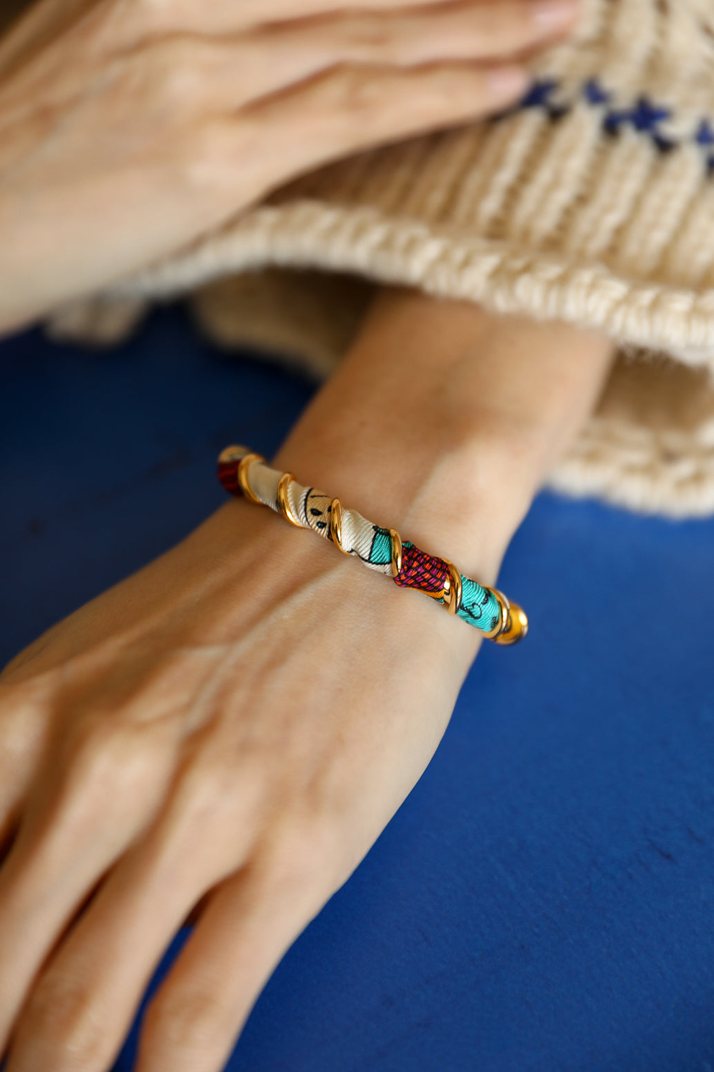 Bracelet Octobre et son ruban Tarot, multicolore