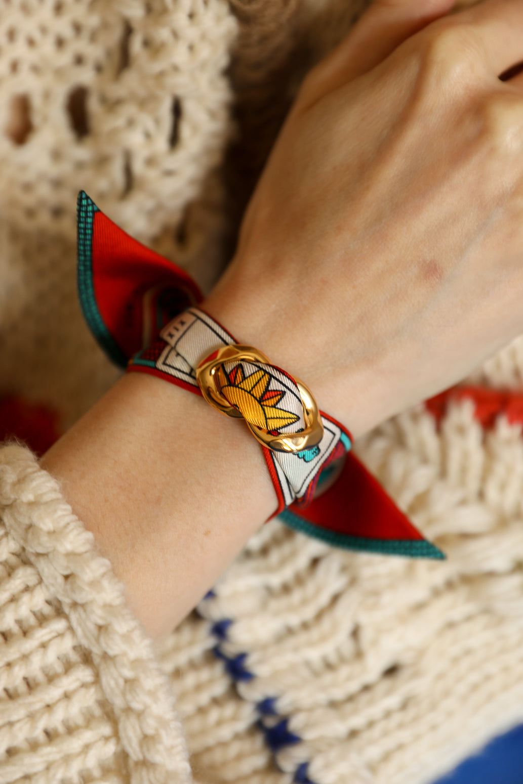 Ornement Décembre et son ruban en soie de 4cm Tarot, multicolore