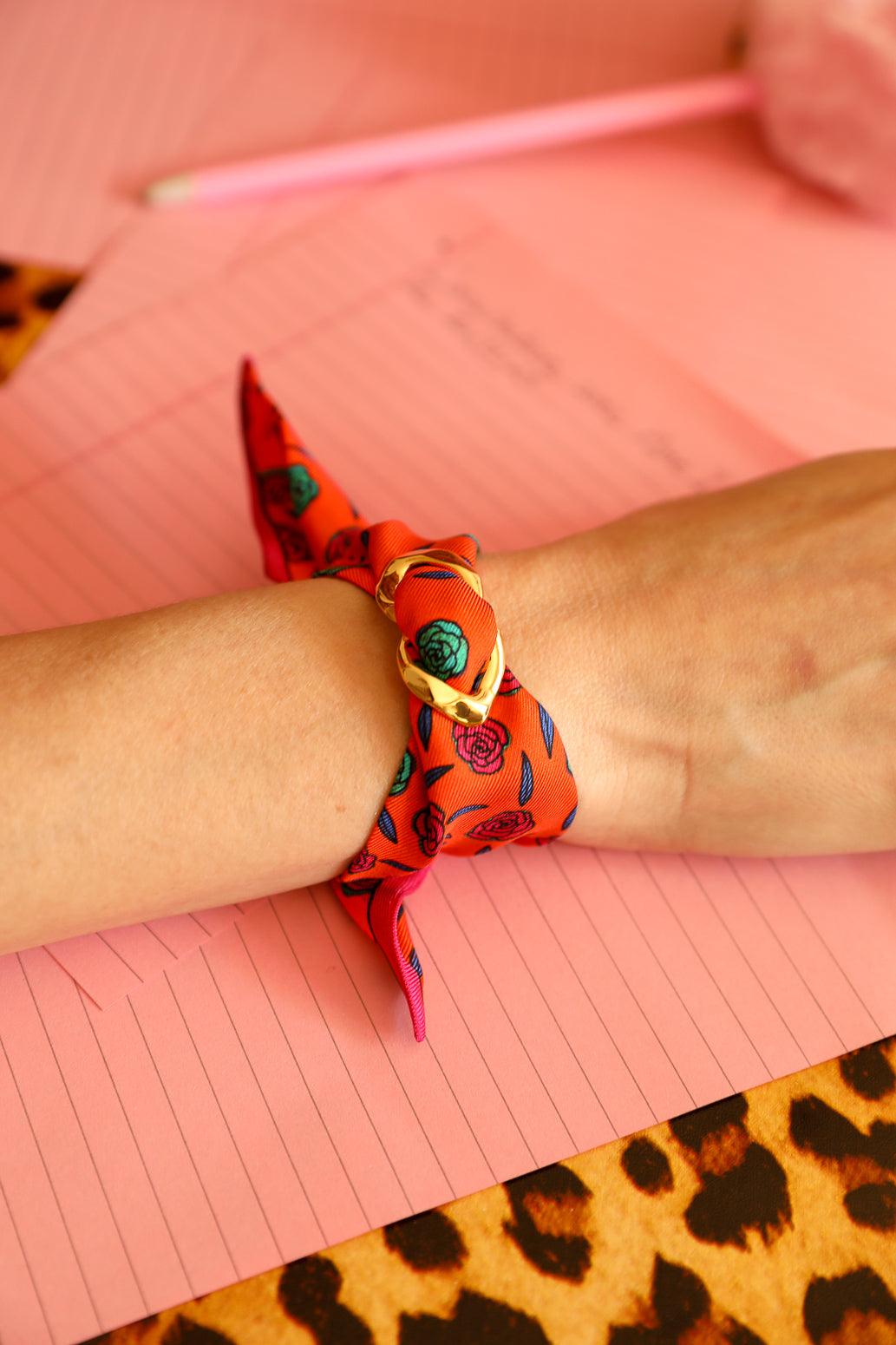 Ornement Décembre et son ruban en soie de 4cm Gypsy Tales, orange