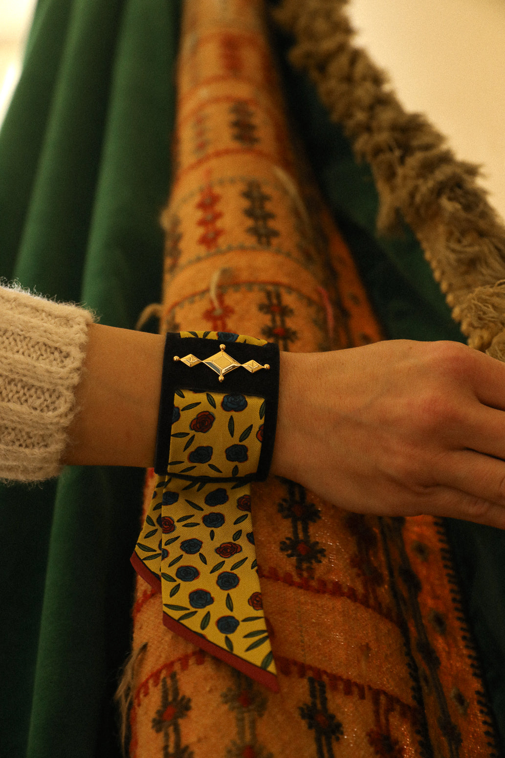 Manchette Circus noire et ruban Gypsy Tales, Curry