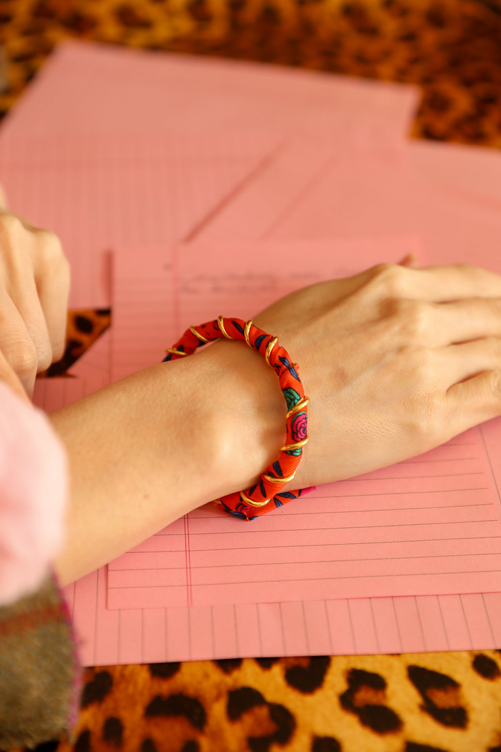 Bracelet Octobre et son ruban Gypsy Tales, orange