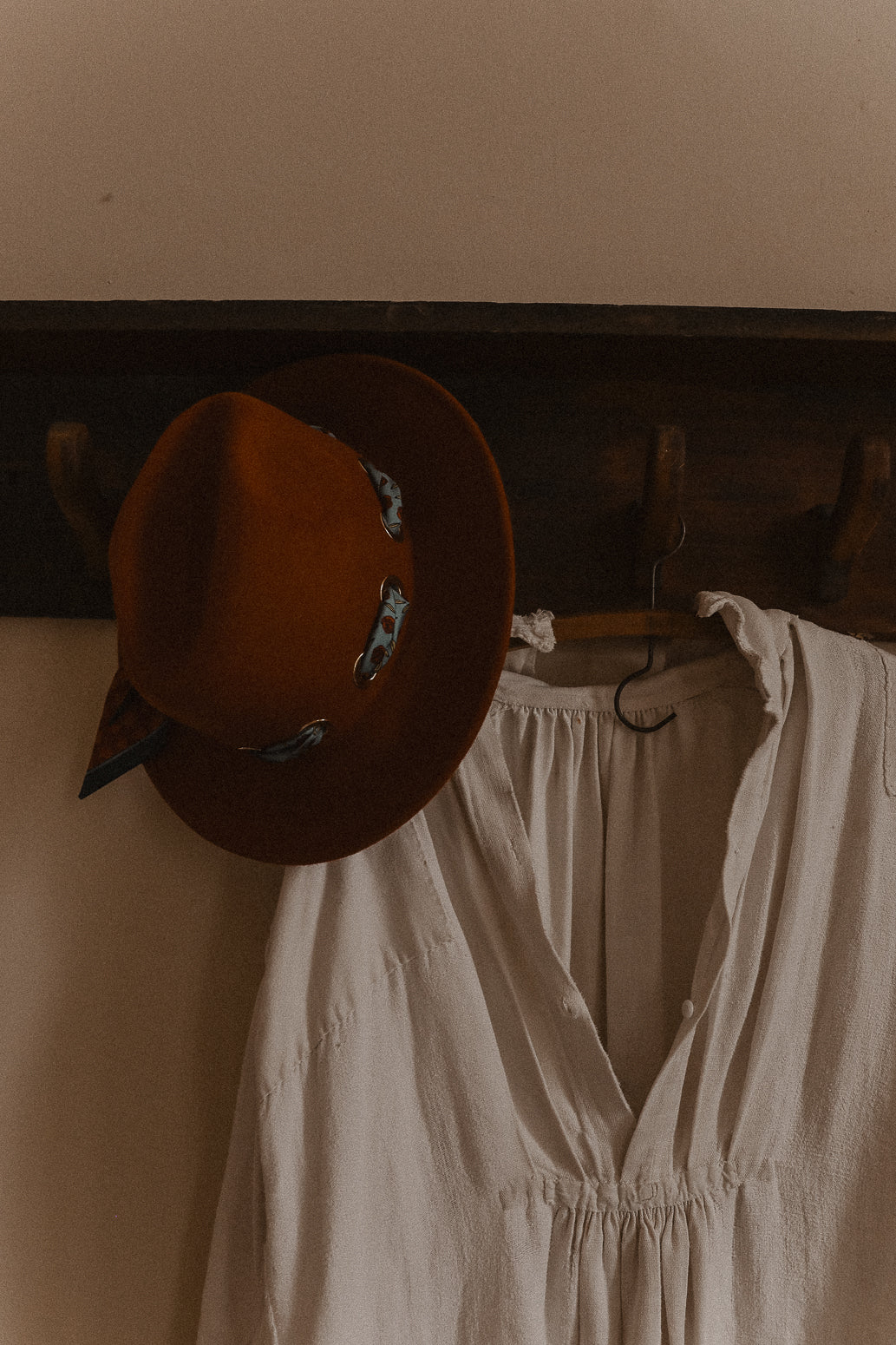 Bandy Gypsy Tales, neutral