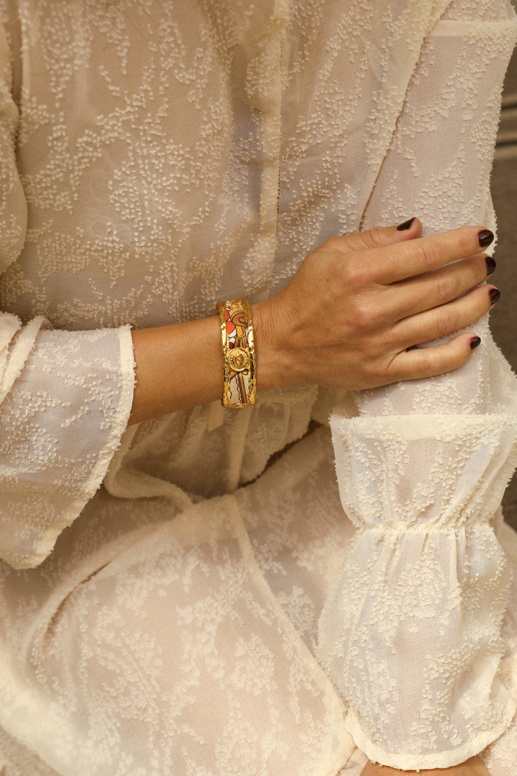 Irma cuff and its ribbon Unknown address, snow