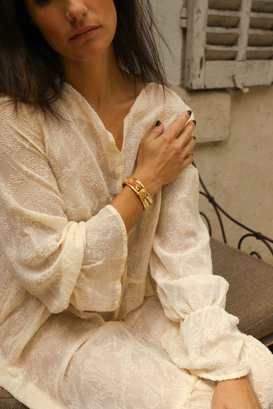 Irma cuff and its ribbon Unknown address, snow