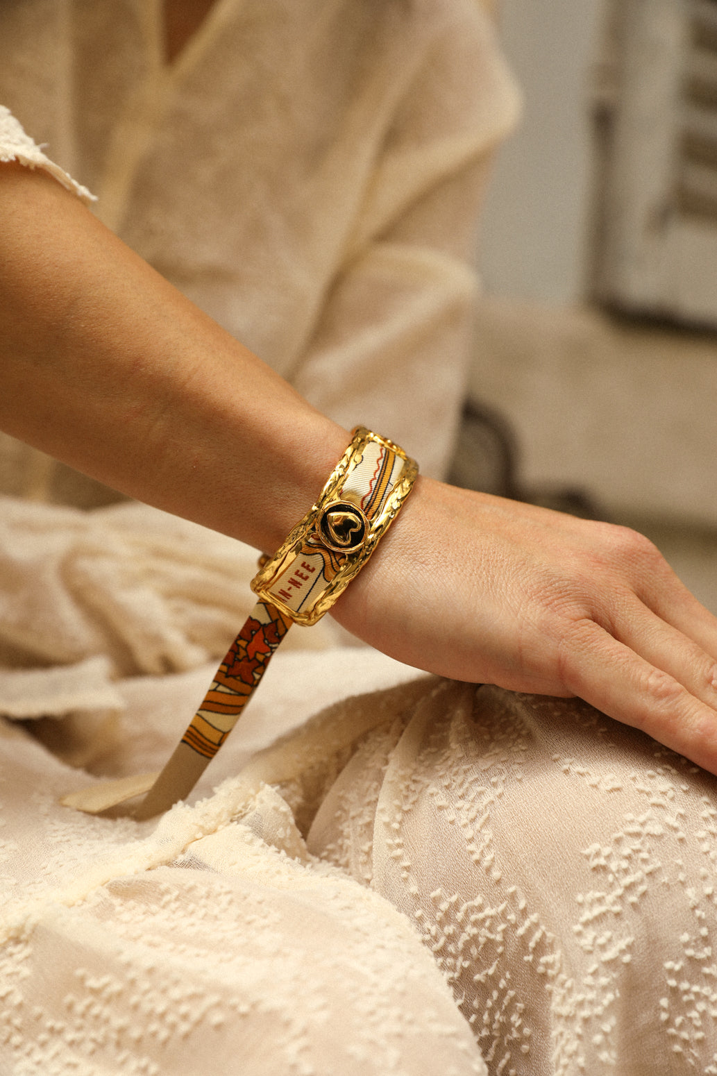 Irma cuff and its ribbon Unknown address, snow