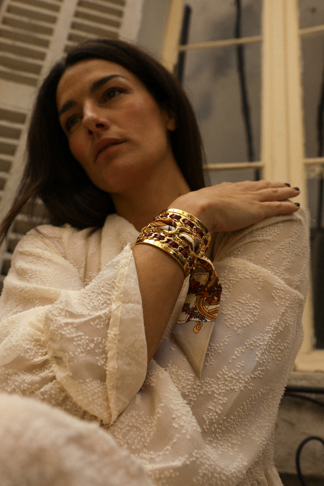 Large December cuff and ribbon Address unknown, snow