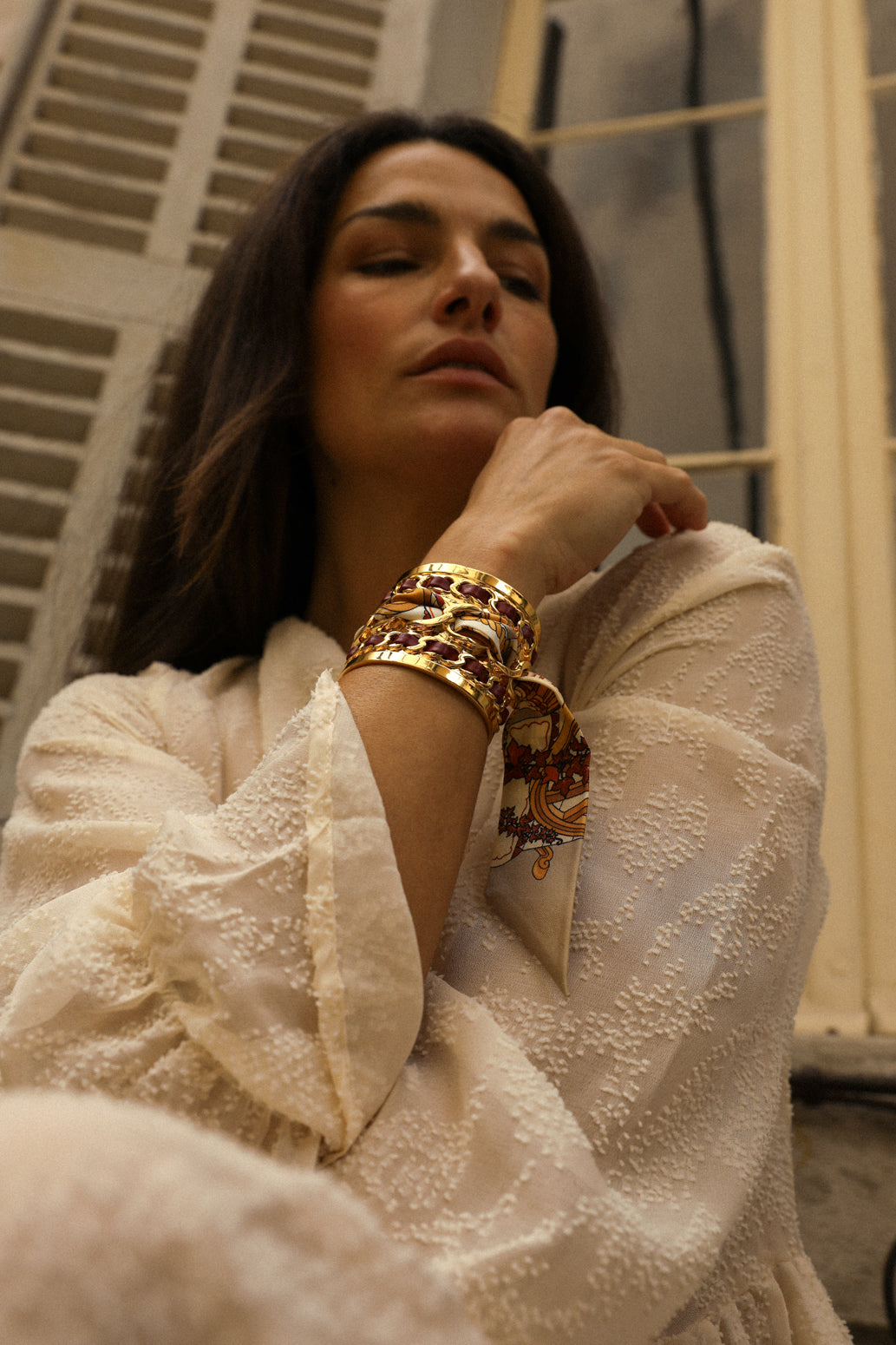 Large December cuff and ribbon Address unknown, snow