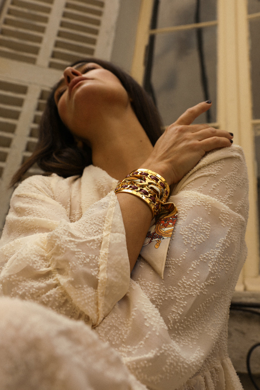 Large December cuff and ribbon Address unknown, snow