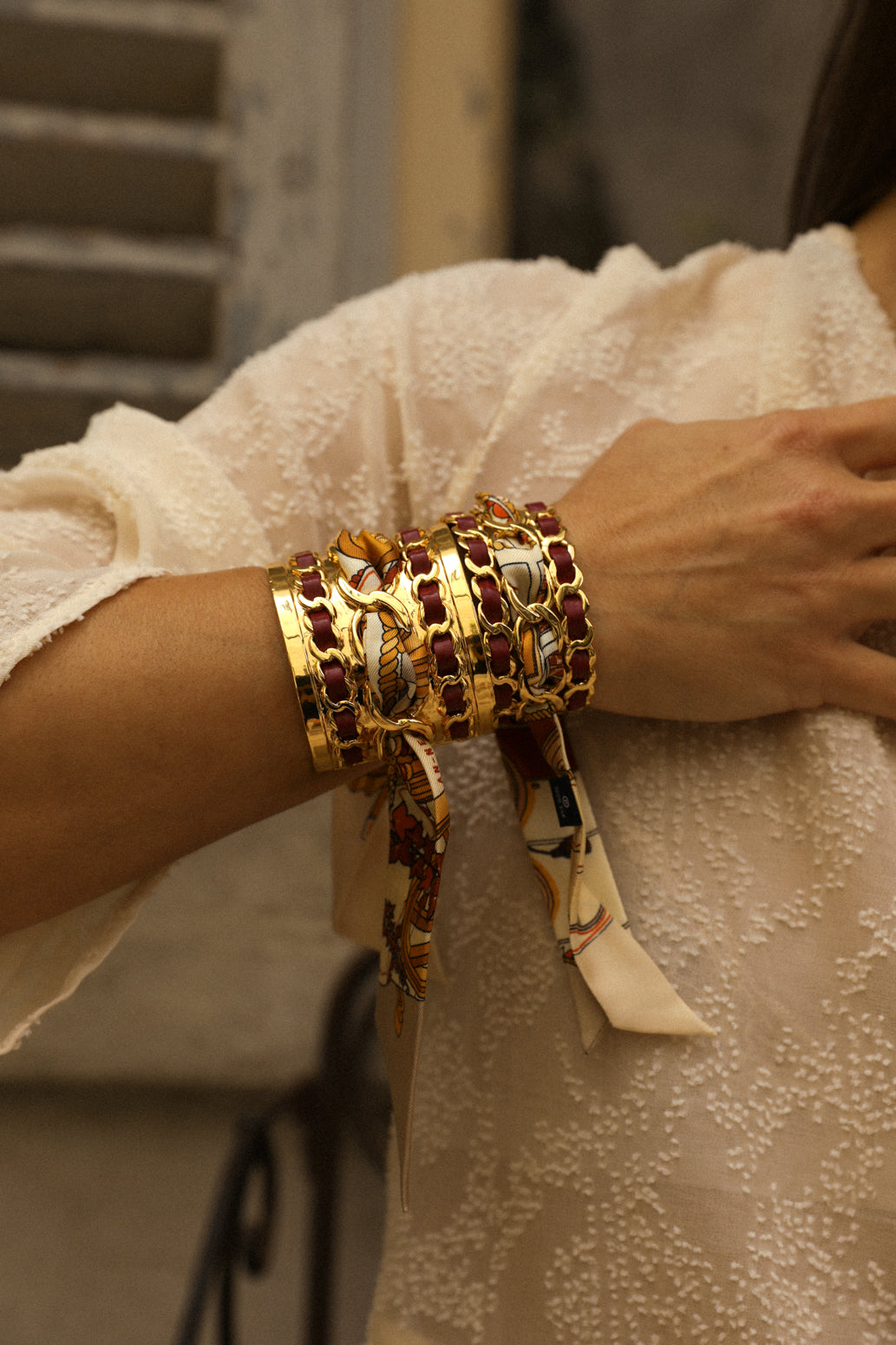 Small December cuff and ribbon Unknown address, snow