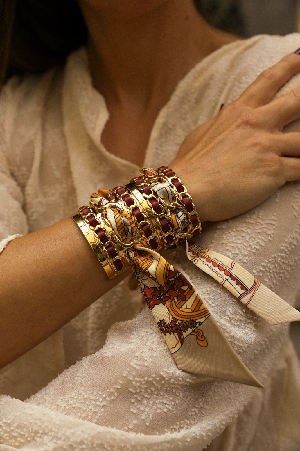 Small December cuff and ribbon Unknown address, snow