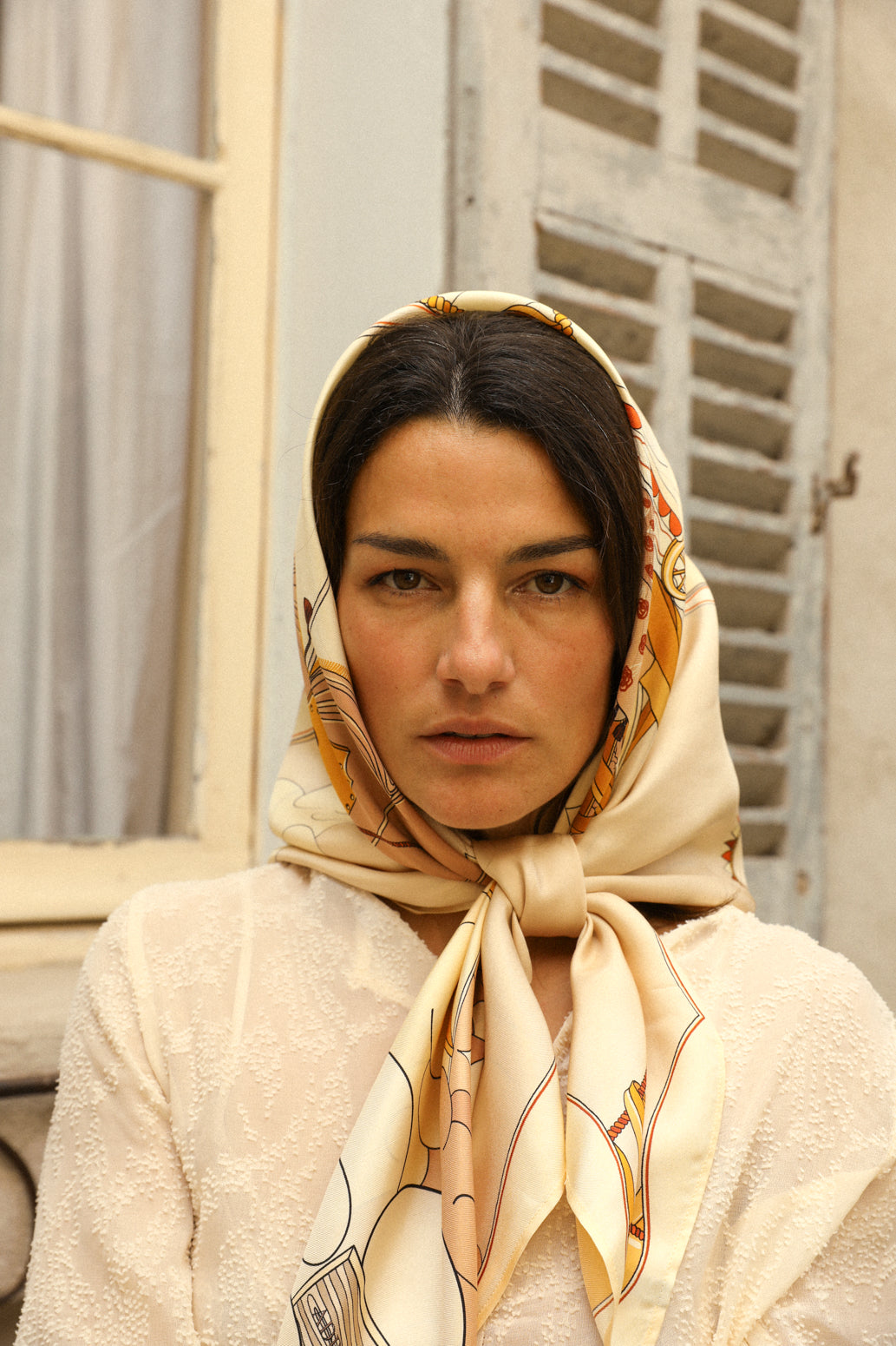 Silk square 110cm Unknown address, snow