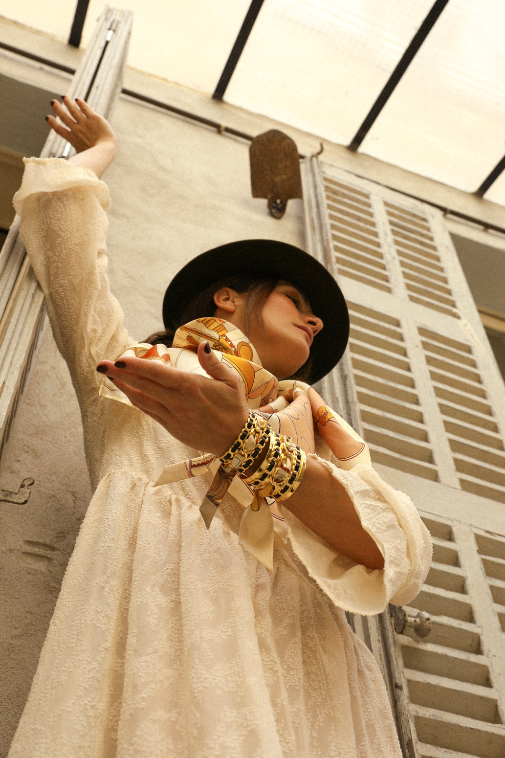 Small December cuff and ribbon Unknown address, snow