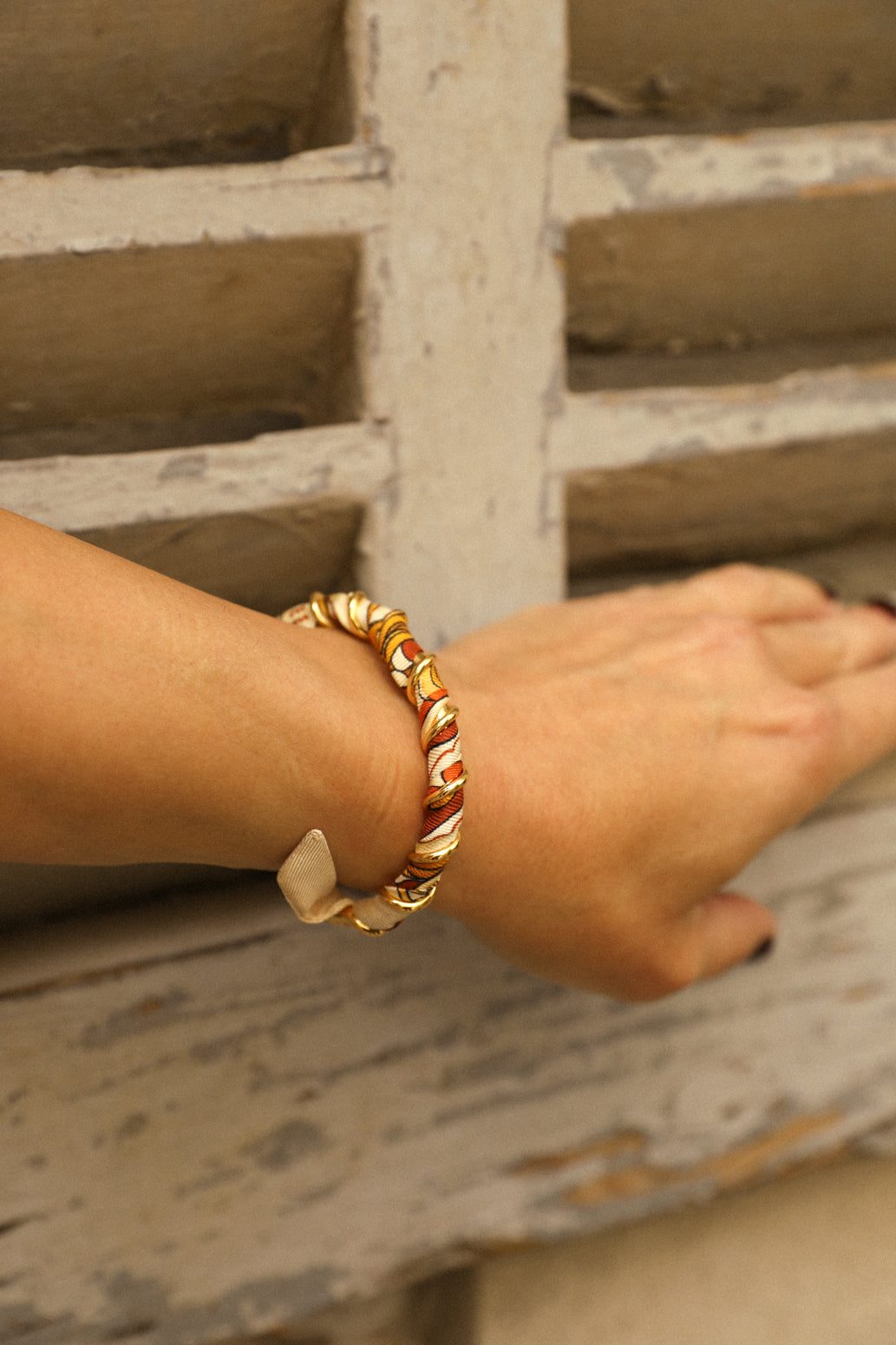 October bracelet and its ribbon Unknown address, snow