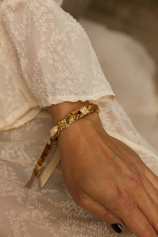 Fairytale Bracelet and Ribbon Unknown Address, Snow