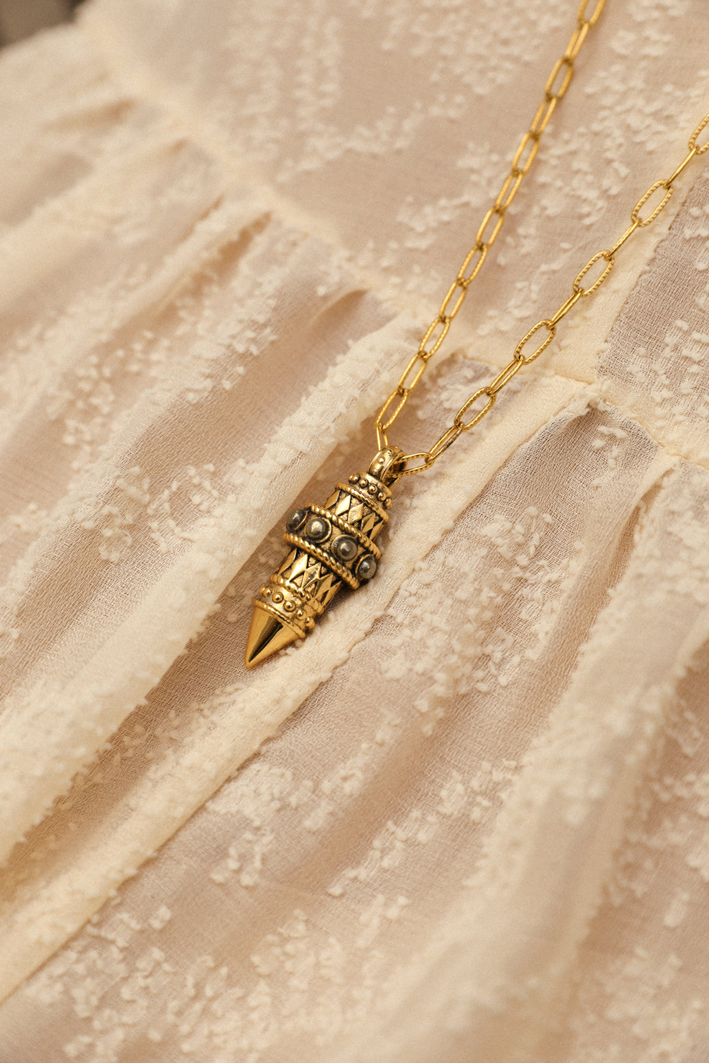 Collier Pendule, incrusté de pyrites