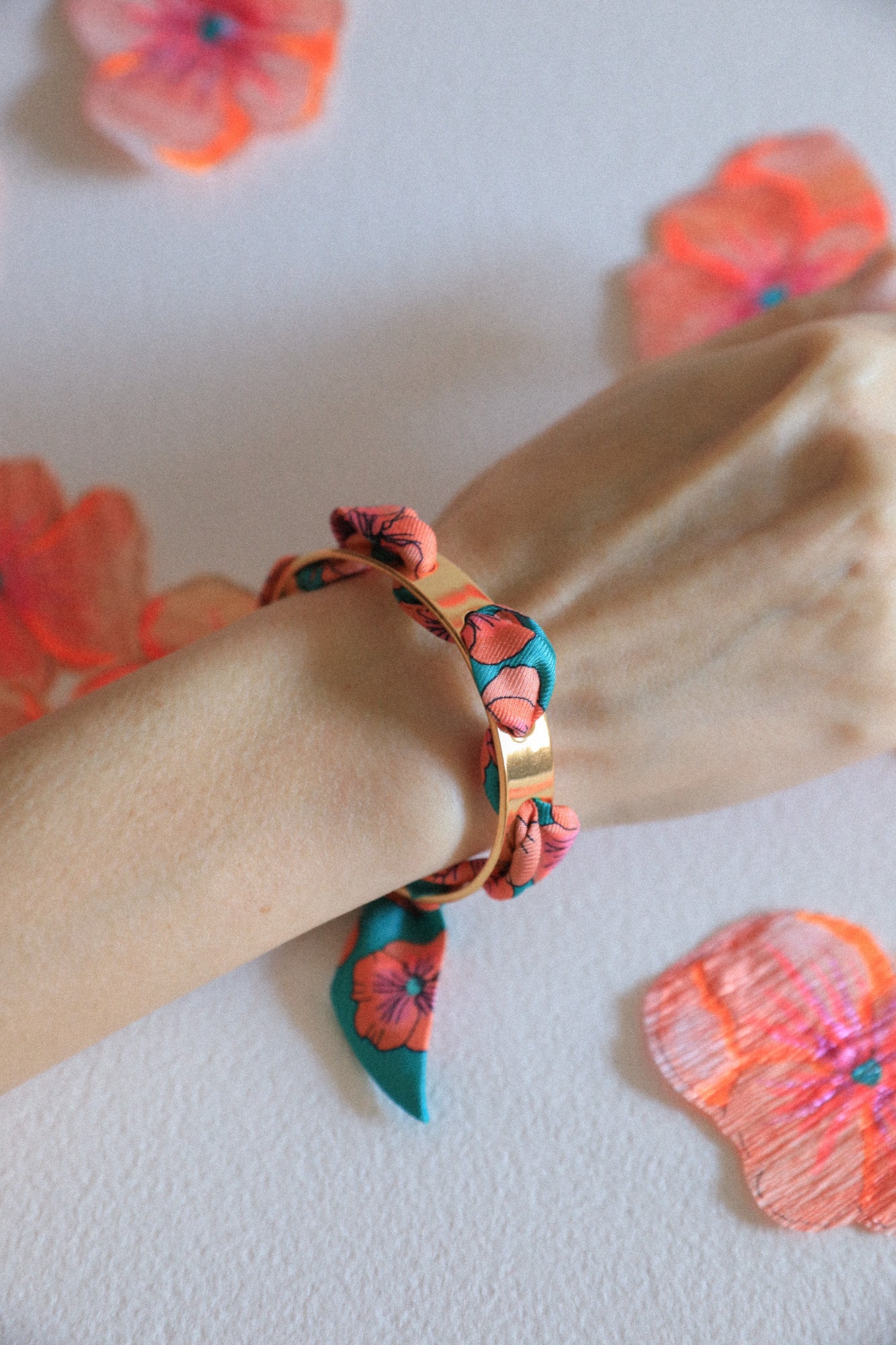 Bracelet Septembre et son ruban Pensées turquoise