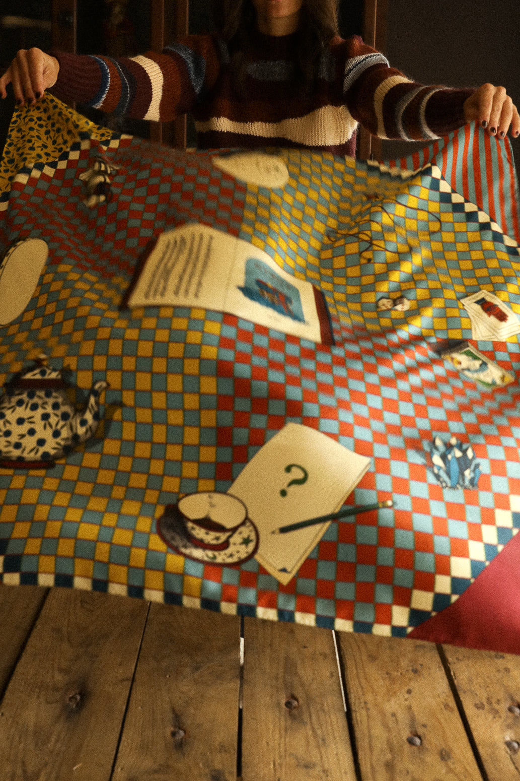 Carré de soie 90cm Gypsy Tales, neutre