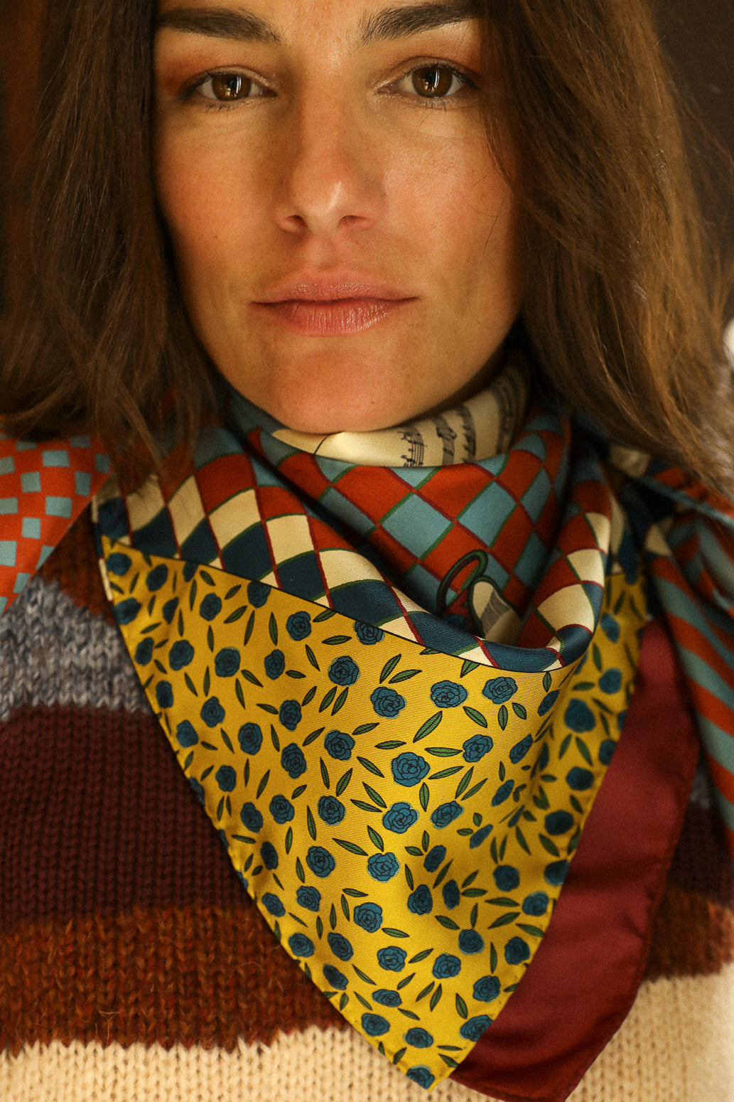 Carré de soie 90cm Gypsy Tales, neutre