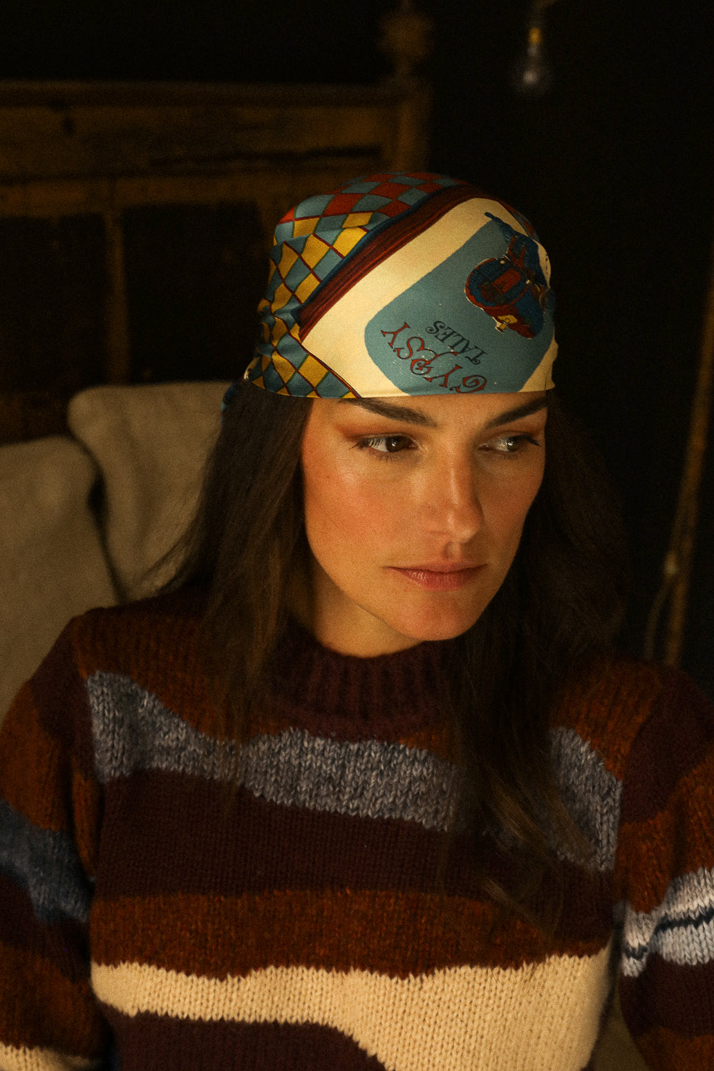 Carré de soie 90cm Gypsy Tales, neutre