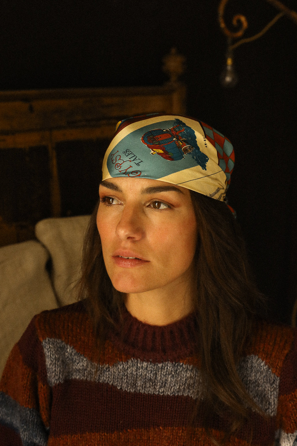 Carré de soie 90cm Gypsy Tales, neutre