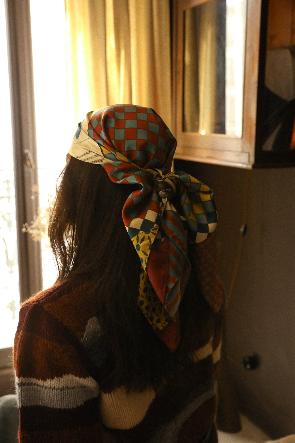 Carré de soie 90cm Gypsy Tales, neutre