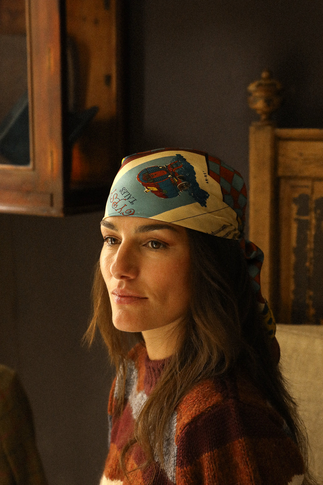 Carré de soie 90cm Gypsy Tales, neutre