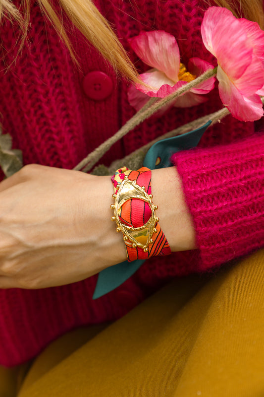 Ornement Bon Oeil et son bracelet en soie de 4cm Adresse Inconnue, bleu et rose